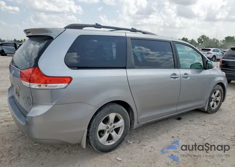 2012 Toyota Sienna Le from USA, damaged, VIN 5TDKK3DCXCS237766